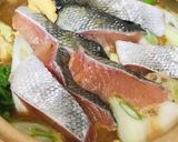 鍋の素●鮭切り身の味噌煮込み餅うどん鍋作り方2写真