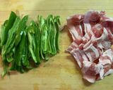 豚バラ肉とピーマンの生姜醤油炒め作り方1写真