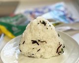 塩昆布と炊き込みワカメのおにぎり作り方7写真