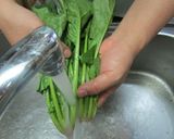 柿とりんごとほうれん草の柚子胡椒マヨ和え作り方1写真