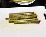 ごぼうとふきと豚肉の煮物作り方3写真