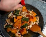 ♪ゴロゴロかぼちゃと鶏肉の煮物♪作り方3写真