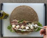 ブリーチーズと生ハムとルッコラのガレット作り方5写真