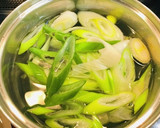 ネギともやしとワカメのお味噌汁作り方1写真