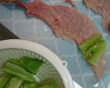 豚とブロッコリー芯のマヨチーズ焼き作り方1写真