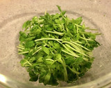 しらすと豆苗のごま酢醤油和え作り方1写真