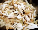 ドレッシングで簡単!鶏肉としめじの炒め物作り方6写真