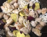 鶏肉と薩摩芋の甘辛ごまマヨ炒め♡作り方4写真