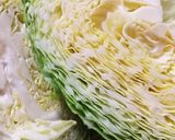 キャベツと舞茸のピリ辛鍋♪作り方1写真