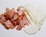 玉ねぎとソーセージのクリームパスタ作り方1写真