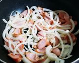 玉ねぎとソーセージのクリームパスタ作り方2写真