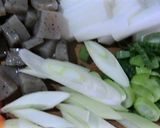 牛筋と大根ねぎの、みそ味煮込み作り方2写真