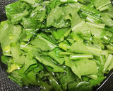 絶品！かぶの葉と油揚げの炒め物作り方1写真