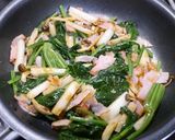 簡単!長芋とほうれん草のベーコン炒め作り方4写真