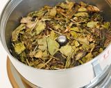 ハブ草茶葉の粉末作り（製粉機コナッピー）作り方1写真