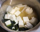 朝昼夕♪美味♪鶏ミンチ団子と大根の味噌汁作り方4写真
