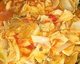 キャベツ鶏肉舞茸玉ねぎの辛ミネストローネ作り方2写真