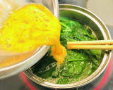 今日のお味噌汁はほうれん草と卵のお味噌汁作り方4写真