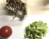 トマトとキャベツとぶなしめじのマヨ炒め作り方1写真