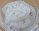 鶏ミンチとれんこんのあげ巻き作り方2写真