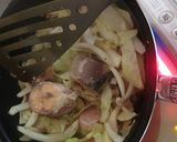 サバの水煮缶と魚肉ソーセージで野菜炒め。作り方4写真
