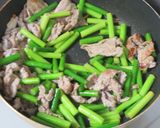 美味にんにくの芽と豚肉の醤油・五香粉炒め作り方7写真