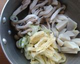 里芋・しめじのお味噌汁♪作り方3写真