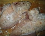 チキンソテーのトマトブルーベリーソース作り方1写真
