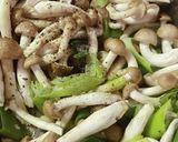 野菜たっぷり☆シメジ☆白ネギのパスタ作り方3写真