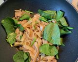 豚肉のバターオイスター醤油焼ききしめん作り方5写真
