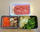豚ひき肉と野菜の味噌炒め作り方1写真