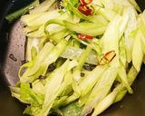 セロリちくわ豆炒め煮作り方2写真
