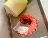 大根とタコの桜色煮作り方1写真