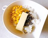 塩昆布とコーンの洋風おにぎり作り方1写真