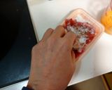 手で混ぜて、お弁当にカリふわ豚こまピカタ作り方3写真