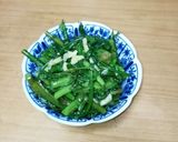 春菊のニンニク炒め作り方5写真
