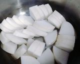 大根と豚バラのコンソメ煮作り方1写真