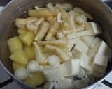じゃが芋・豆腐のお味噌汁♪作り方3写真