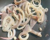ルッコラとイカのアンチョビガーリック炒め作り方6写真