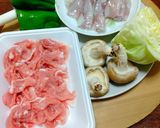 ホイコーロー(豚こま、小さなヤリイカ)作り方1写真
