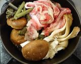 スキレットで作る山菜すき焼き作り方1写真