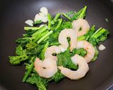 菜の花とエビのコンソメパスタ作り方2写真