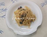 簡単！鯖味噌煮缶と春菊のオイルパスタ作り方3写真