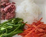 お野菜たっぷり！しらたきのチャプチェ風作り方1写真