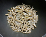 すき焼きのタレでむね肉とつきこんにゃく煮作り方1写真