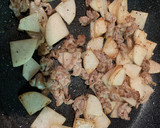 簡単！大根と豚肉の炒め物　作り方1写真