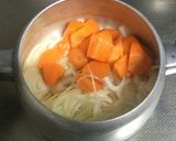 玉ねぎとコーンのコンソメスープ作り方1写真