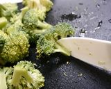 簡単！ブロッコリー卵のお味噌汁作り方1写真