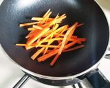 もやし韮人参のチーズ醤油の野菜炒め♡作り方1写真