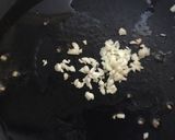 青梗菜と豚肉でにんにく炒め。醤油のみ作り方3写真